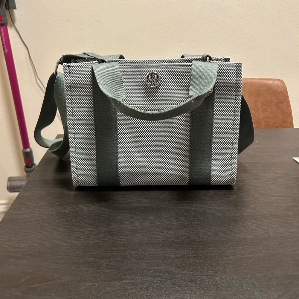 Lululemon Athletica Green and White Crossbody Bag with Adjustable Strap